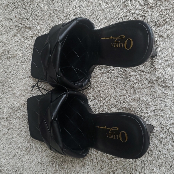 Heels - Picture 5 of 6